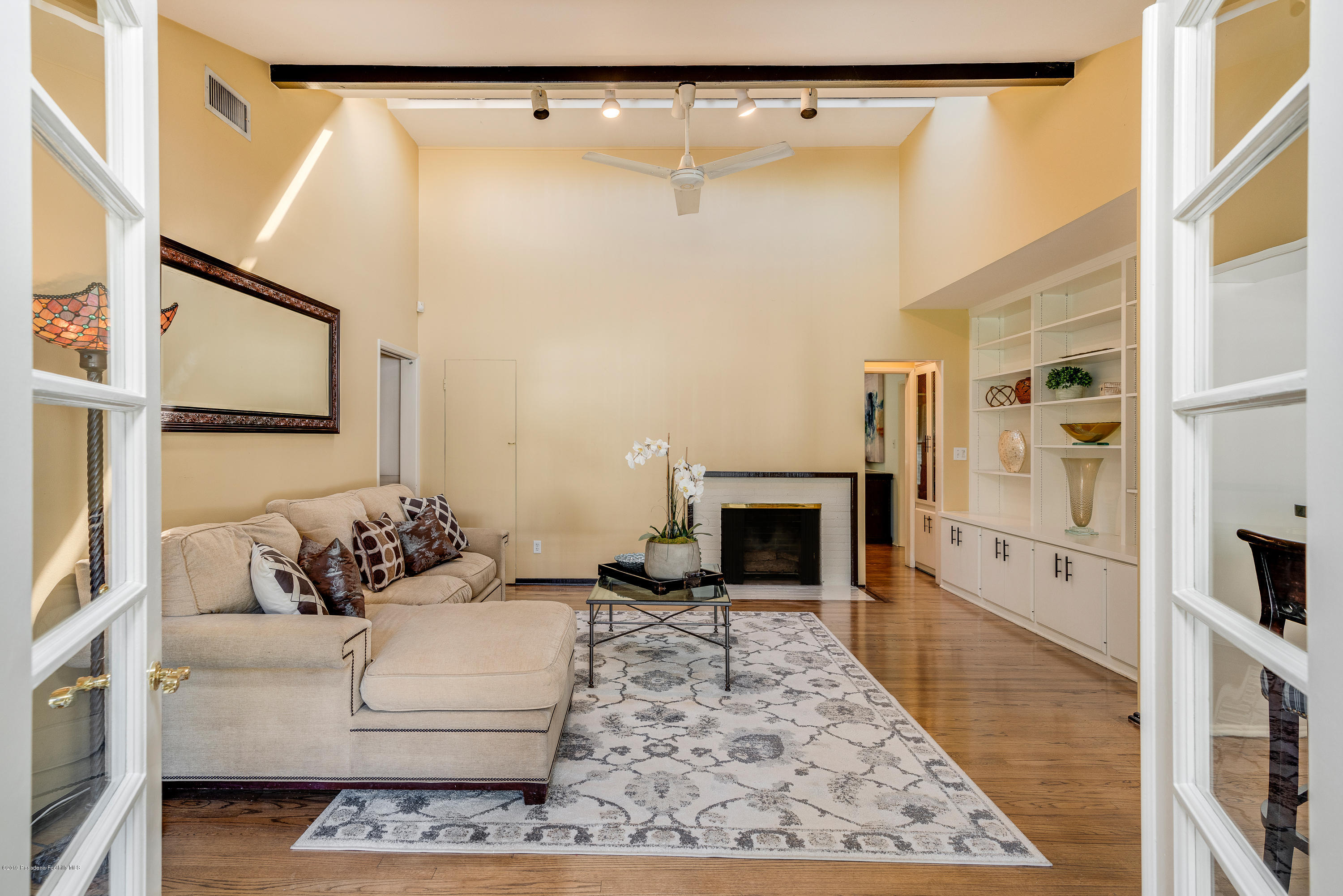 2925 Lorain Road San Marino, CA 91108 - Photo 8 of 18 a living room with furniture