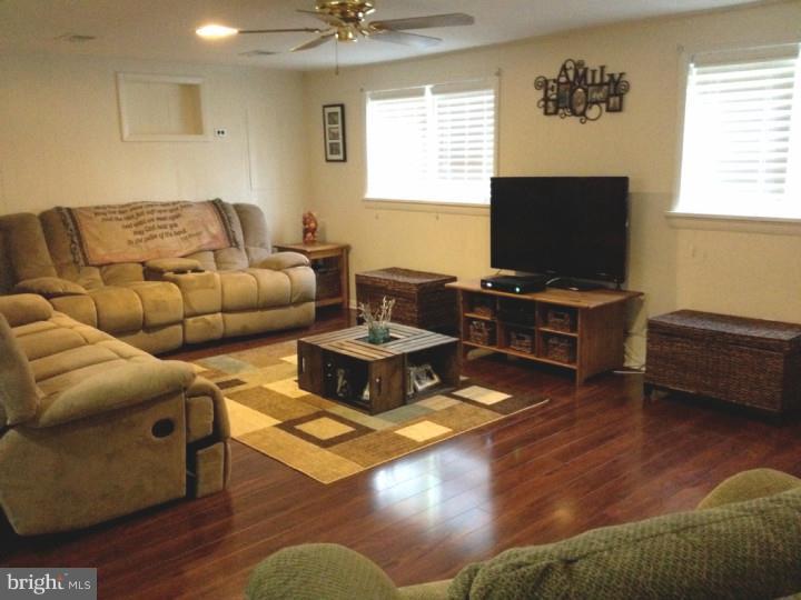 134 Ridge Circle Cherry Hill, NJ 08002 - Photo 3 of 17 Gallery Image 3