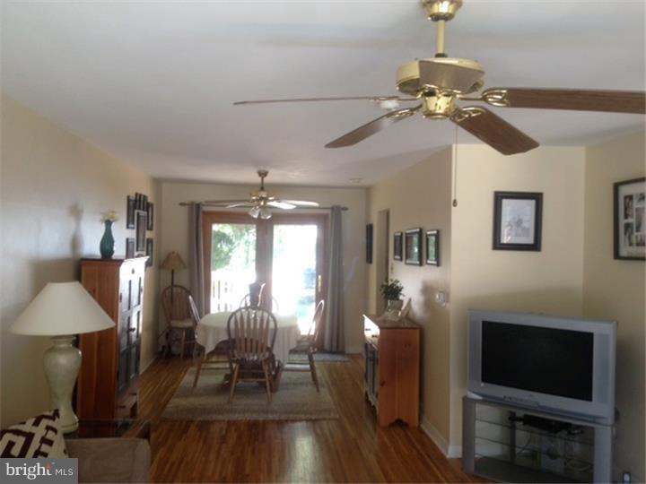 134 Ridge Circle Cherry Hill, NJ 08002 - Photo 4 of 17 Gallery Image 4