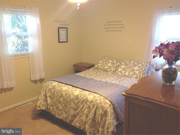 134 Ridge Circle Cherry Hill, NJ 08002 - Photo 9 of 17 Gallery Image 9
