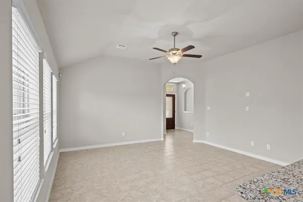 $2,000 | 5642 Meadow Sky, New Braunfels, TX 78132