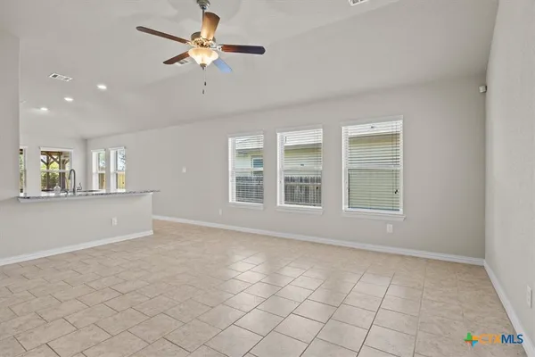 $2,000 | 5642 Meadow Sky, New Braunfels, TX 78132