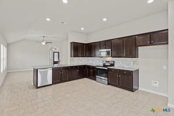 $2,000 | 5642 Meadow Sky, New Braunfels, TX 78132