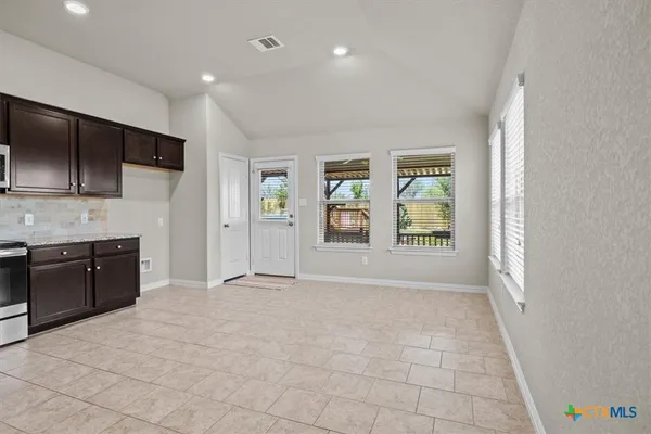 $2,000 | 5642 Meadow Sky, New Braunfels, TX 78132