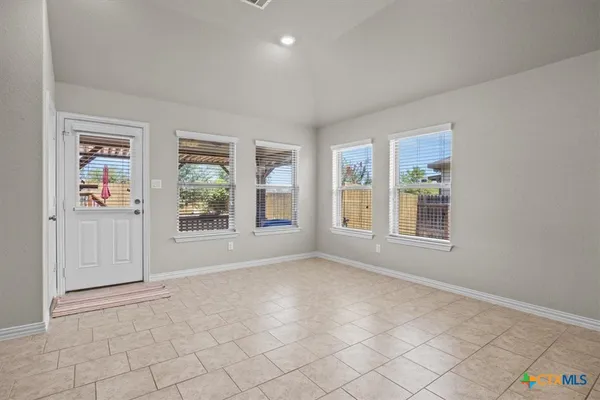 $2,000 | 5642 Meadow Sky, New Braunfels, TX 78132