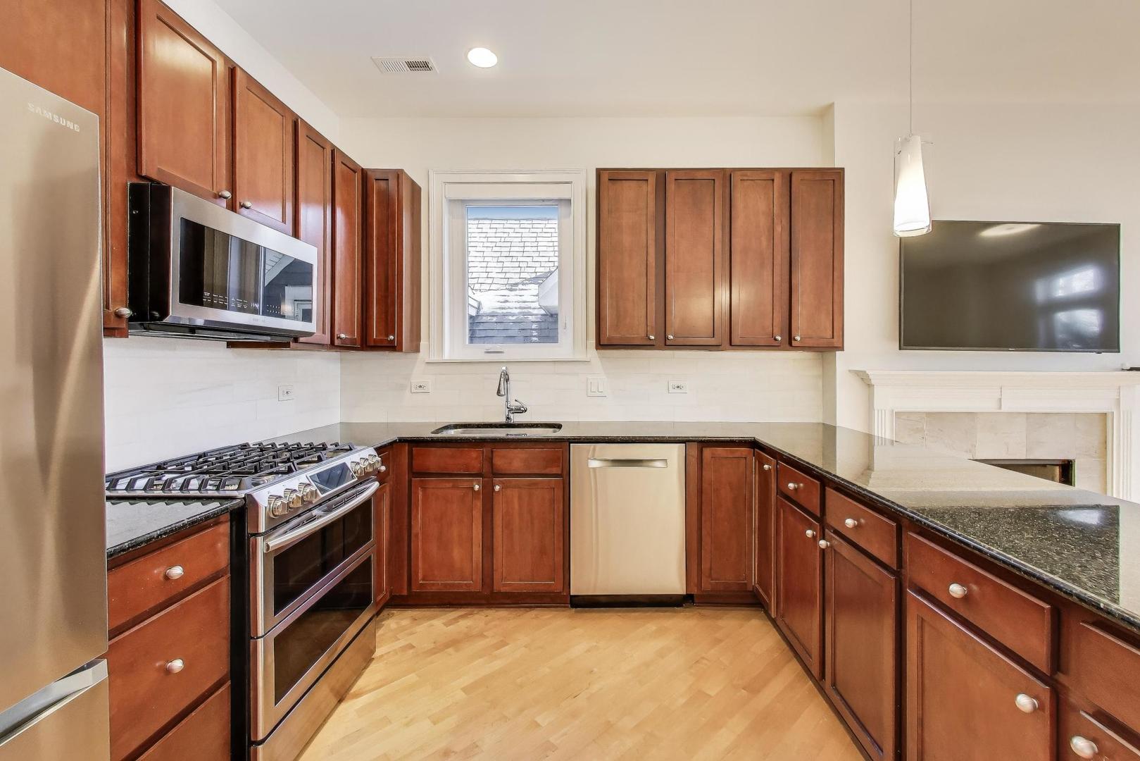 2128 West Walton Street, Unit 2E Chicago, IL 60622 - Photo 6 of 21