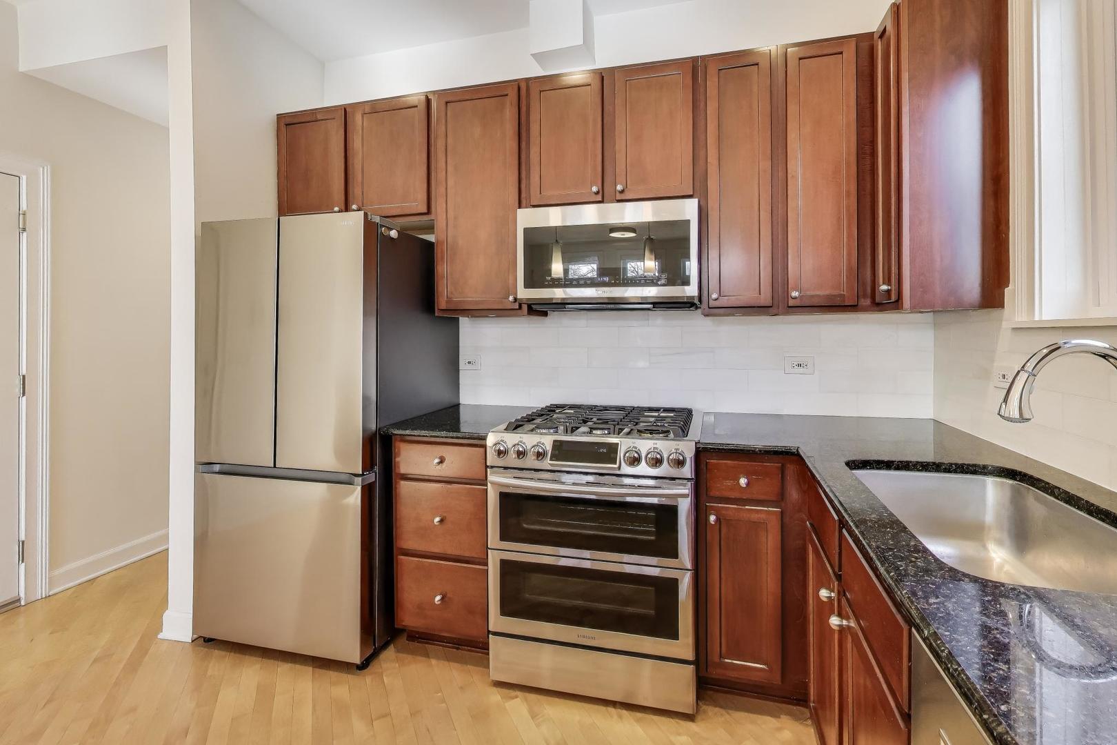 2128 West Walton Street, Unit 2E Chicago, IL 60622 - Photo 8 of 21