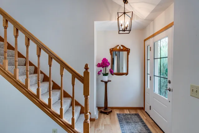 $879,900 | 1021 Prairie Queen Road, Cambridge, WI 53523