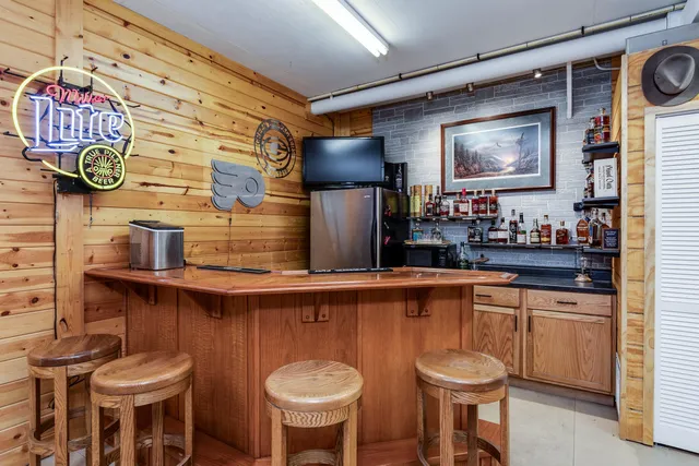 $879,900 | 1021 Prairie Queen Road, Cambridge, WI 53523