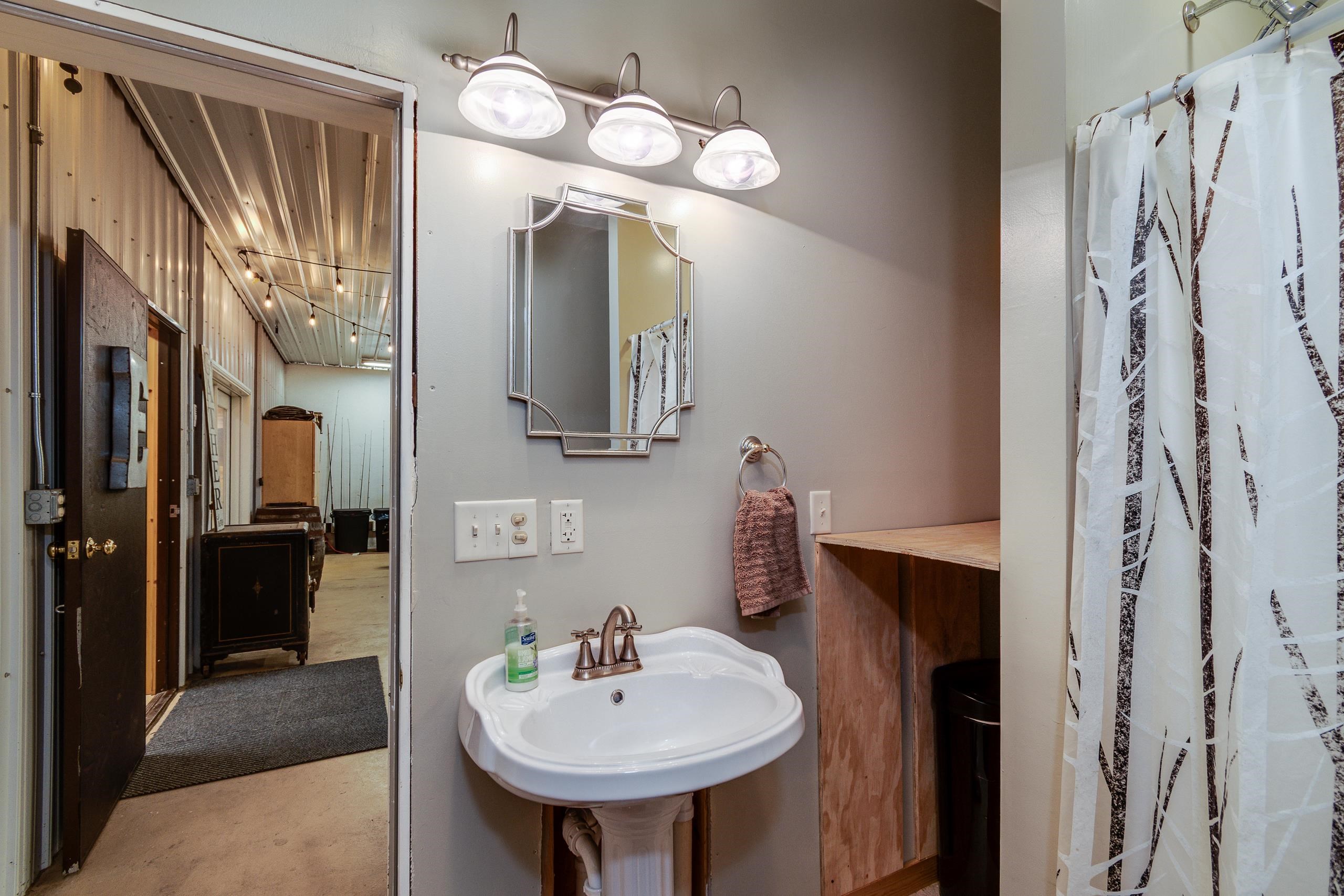 1021 Prairie Queen Road Cambridge, WI 53523 - Photo 74 of 90