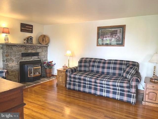 41 Blooming Grove Road Hanover, PA 17331 - Photo 6 of 39 Gleaming Hardwood floors