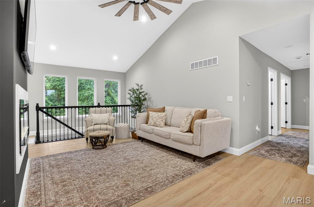 5736 La Trace Lane High Ridge, MO 63049 - Photo 4 of 26
