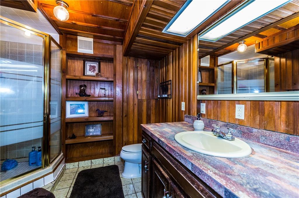 154 Chevy Lane Rochester, PA 15074 - Photo 13 of 25 2nd Full bath