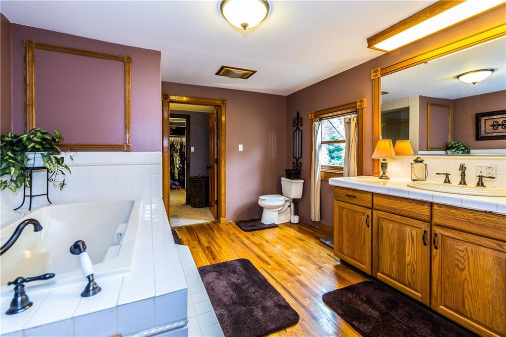 154 Chevy Lane Rochester, PA 15074 - Photo 10 of 25 Spacious and luxurious 12'x14' bathroom adjoining master suite