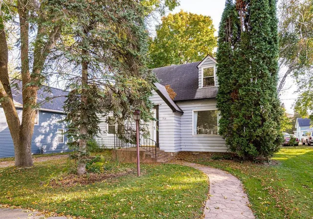 $190,000 | 317 1st Street, Sandstone, MN 55072