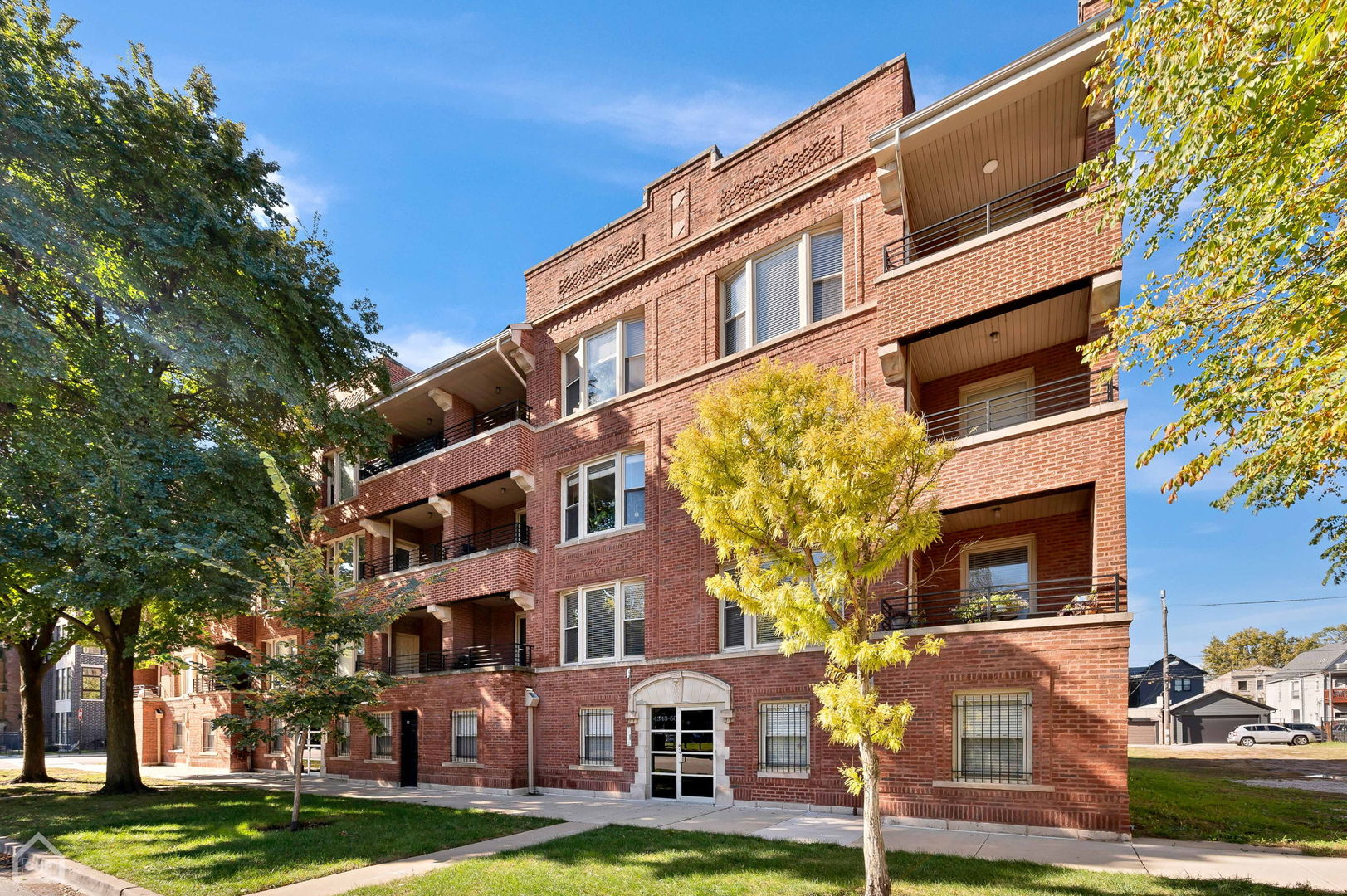 4358 South Prairie Avenue Chicago, IL 60653 - Photo 3 of 90