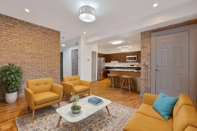 $8,360,000 | 4358 South Prairie Avenue, Chicago, IL 60653