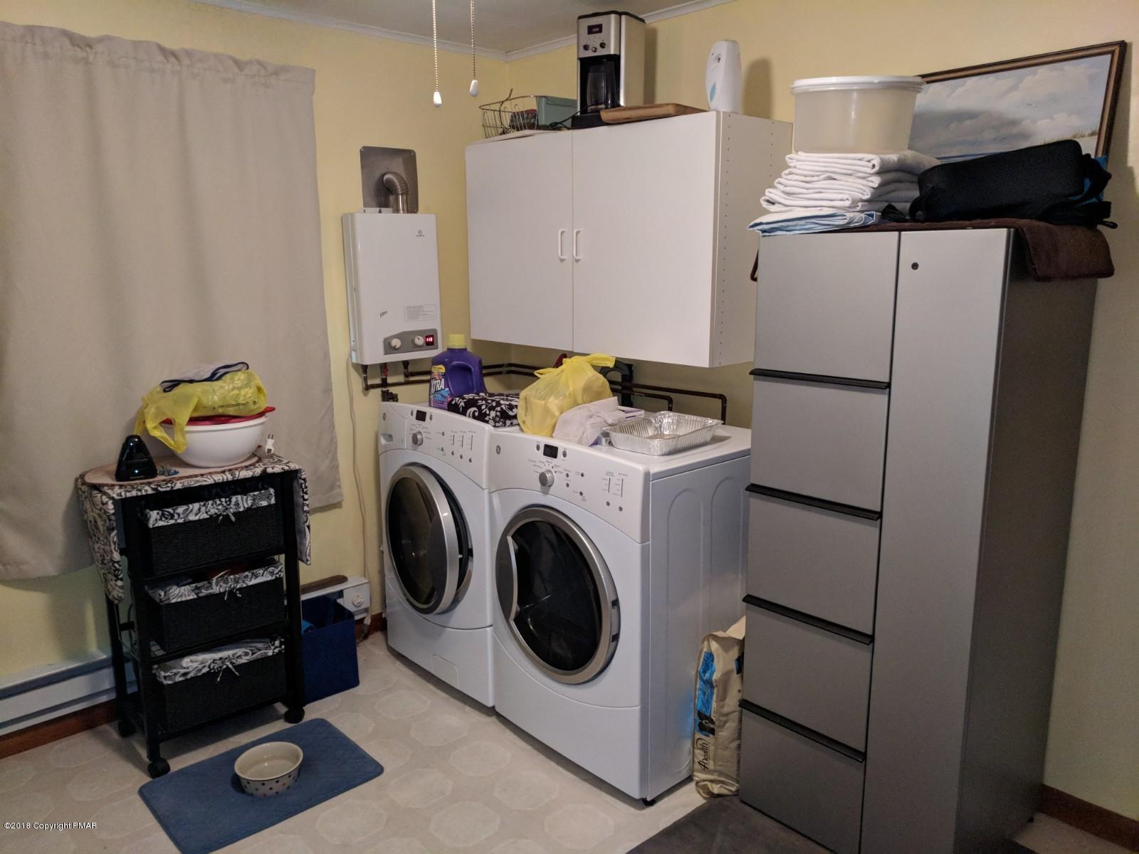 1109 Bracts Road Effort, PA 18330 - Photo 18 of 31 a utility room with dryer and washer