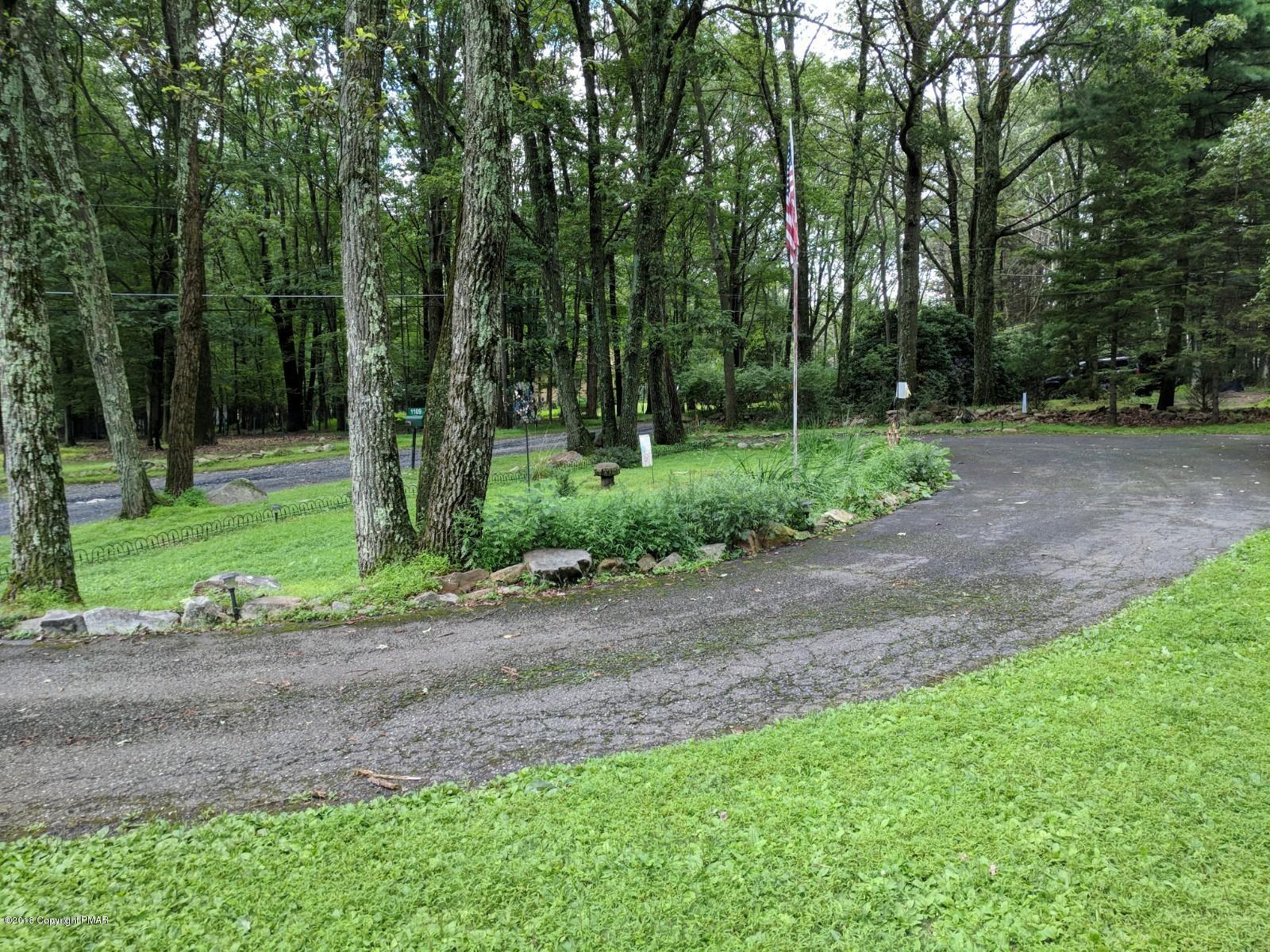 1109 Bracts Road Effort, PA 18330 - Photo 26 of 31 a view of a backyard with large trees