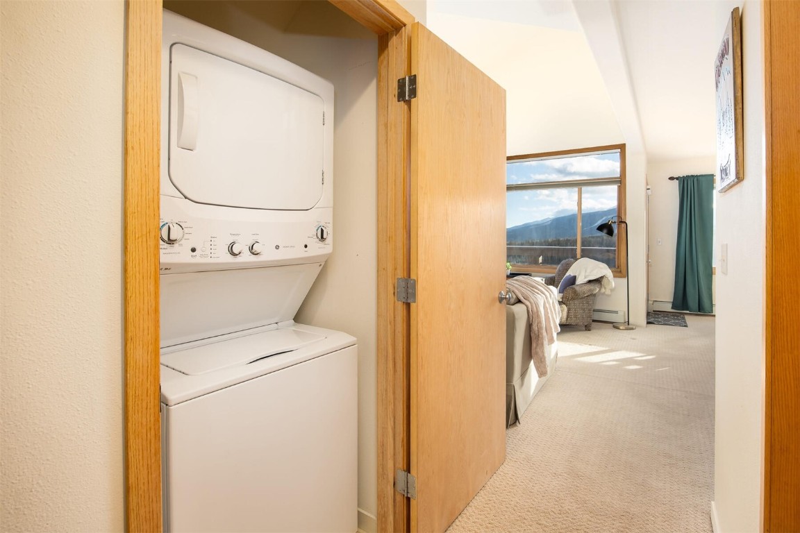 95600 Ryan Gulch Road, Unit 631 Silverthorne, CO 80498 - Photo 25 of 44 a view of living room washer and dryer