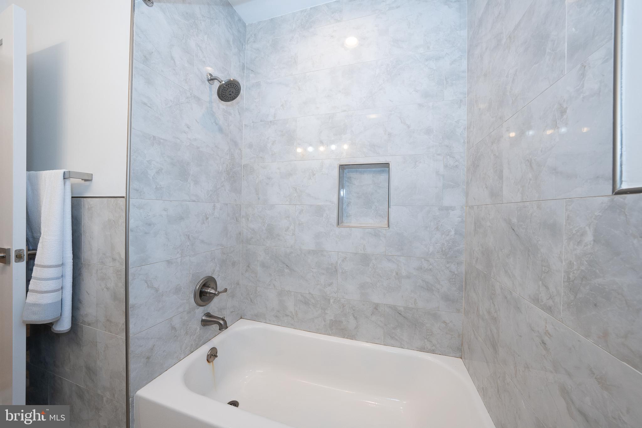 115 David Road Bala Cynwyd, PA 19004 - Photo 32 of 56 hall bath/tub