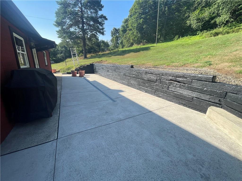 489 Jack Road Vandergrift, PA 15690 - Photo 10 of 46 a view of a house with a yard