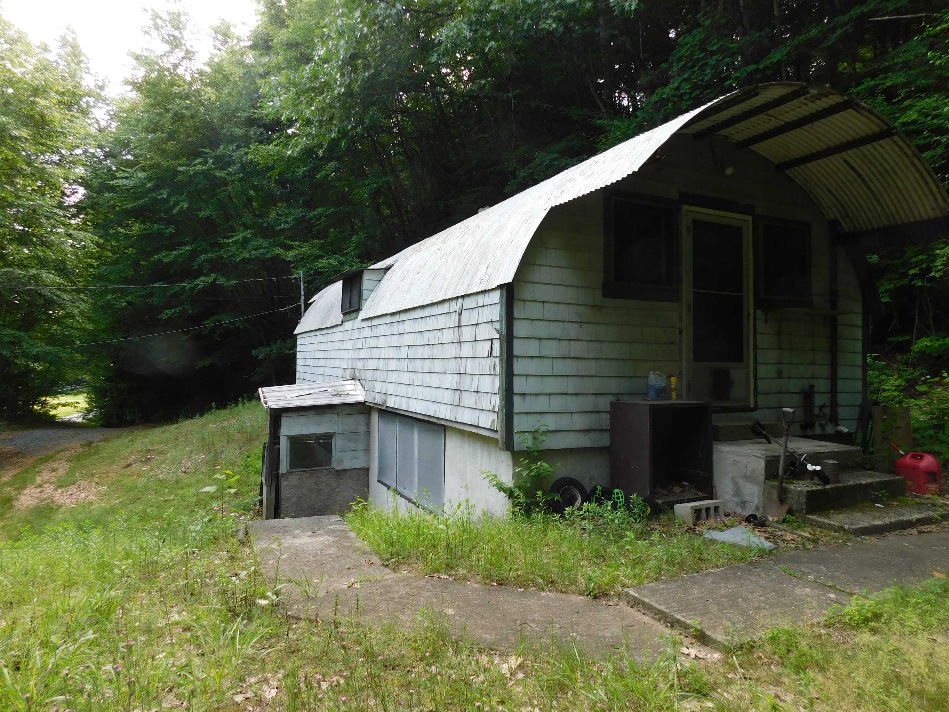 276 Connecticut River Road Springfield, VT 05156 - Photo 8 of 25