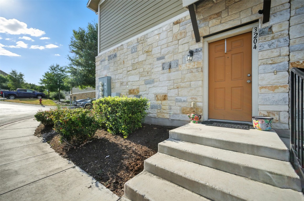 516 East Slaughter Lane, Unit 3204 Austin, TX 78744 - Photo 27 of 29