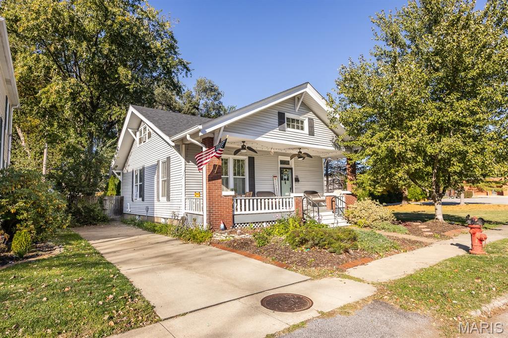 215 South Benton Street Edwardsville, IL 62025 - Photo 1 of 22