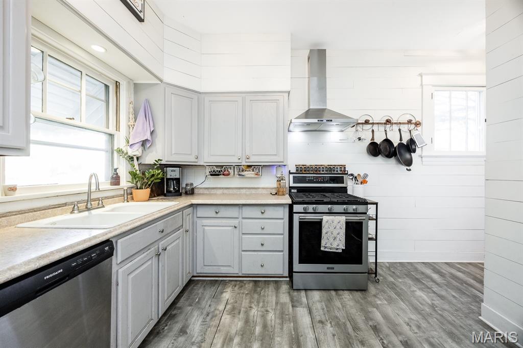 215 South Benton Street Edwardsville, IL 62025 - Photo 12 of 22