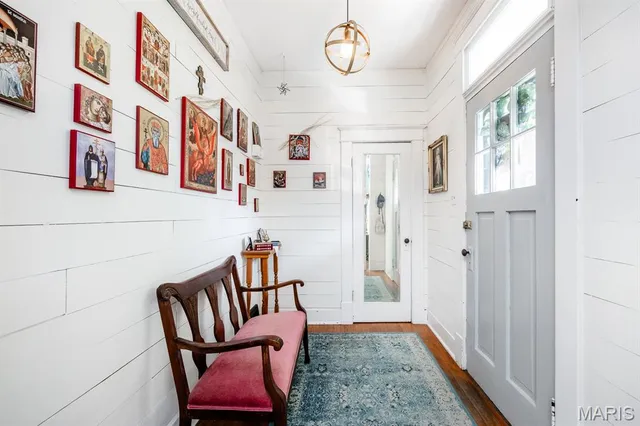 $220,000 | 215 South Benton Street, Edwardsville, IL 62025