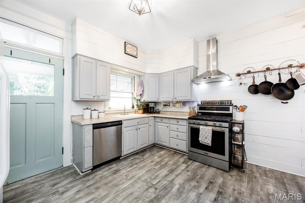 215 South Benton Street Edwardsville, IL 62025 - Photo 10 of 22