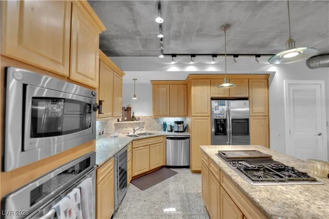 $4,500 | 360 East Desert Inn Road, Unit 607, Las Vegas, NV 89109