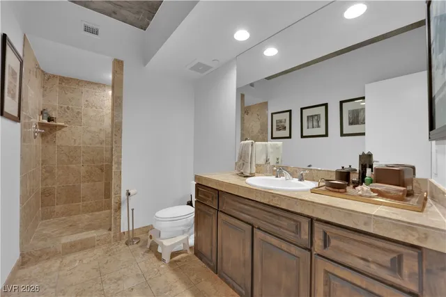 $4,500 | 360 East Desert Inn Road, Unit 607, Las Vegas, NV 89109