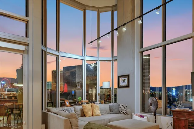 $4,500 | 360 East Desert Inn Road, Unit 607, Las Vegas, NV 89109