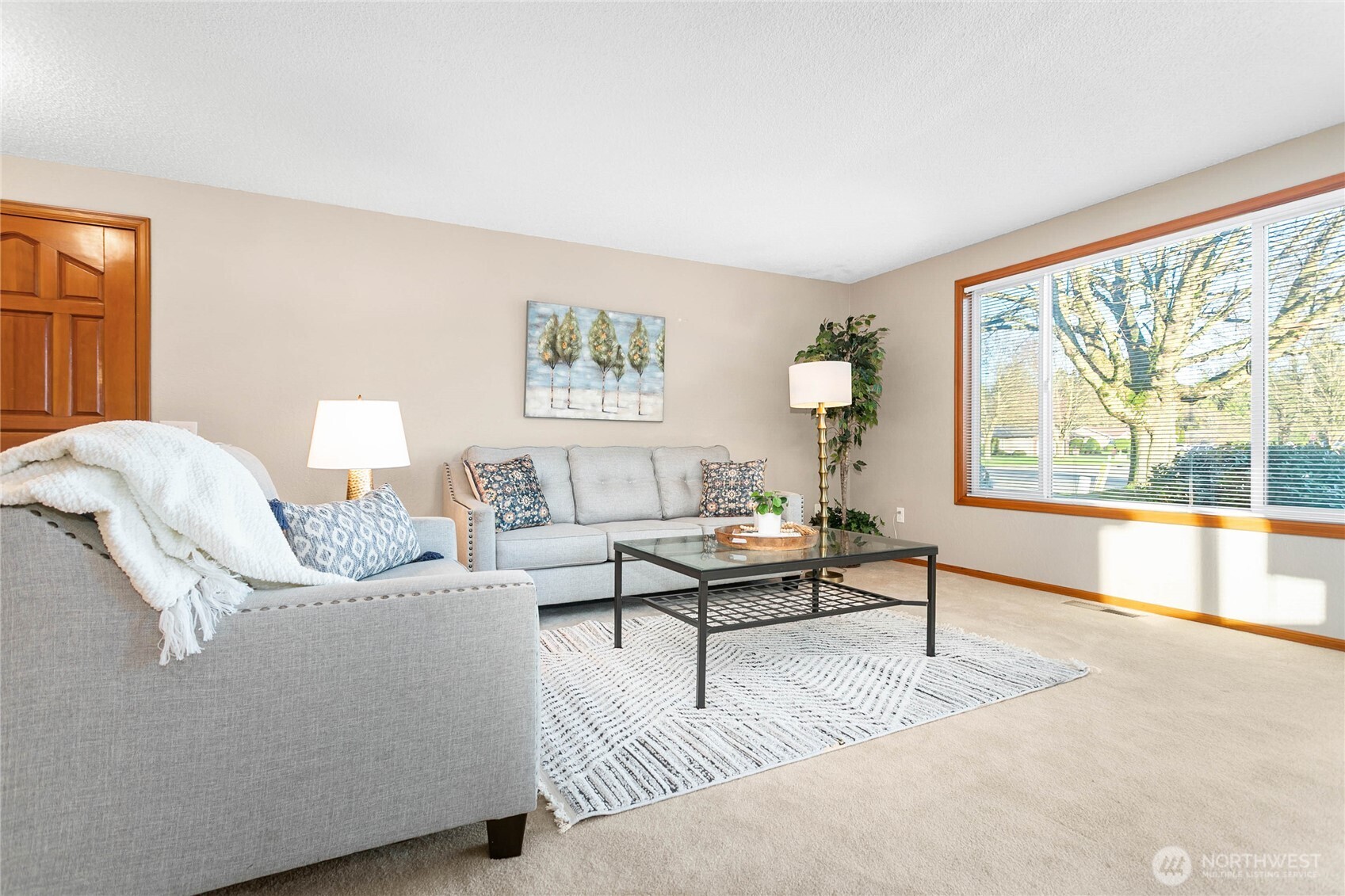 508 Forest Circle, Unit 4A Lynden, WA 98264 - Photo 6 of 25 a living room with furniture and a large window