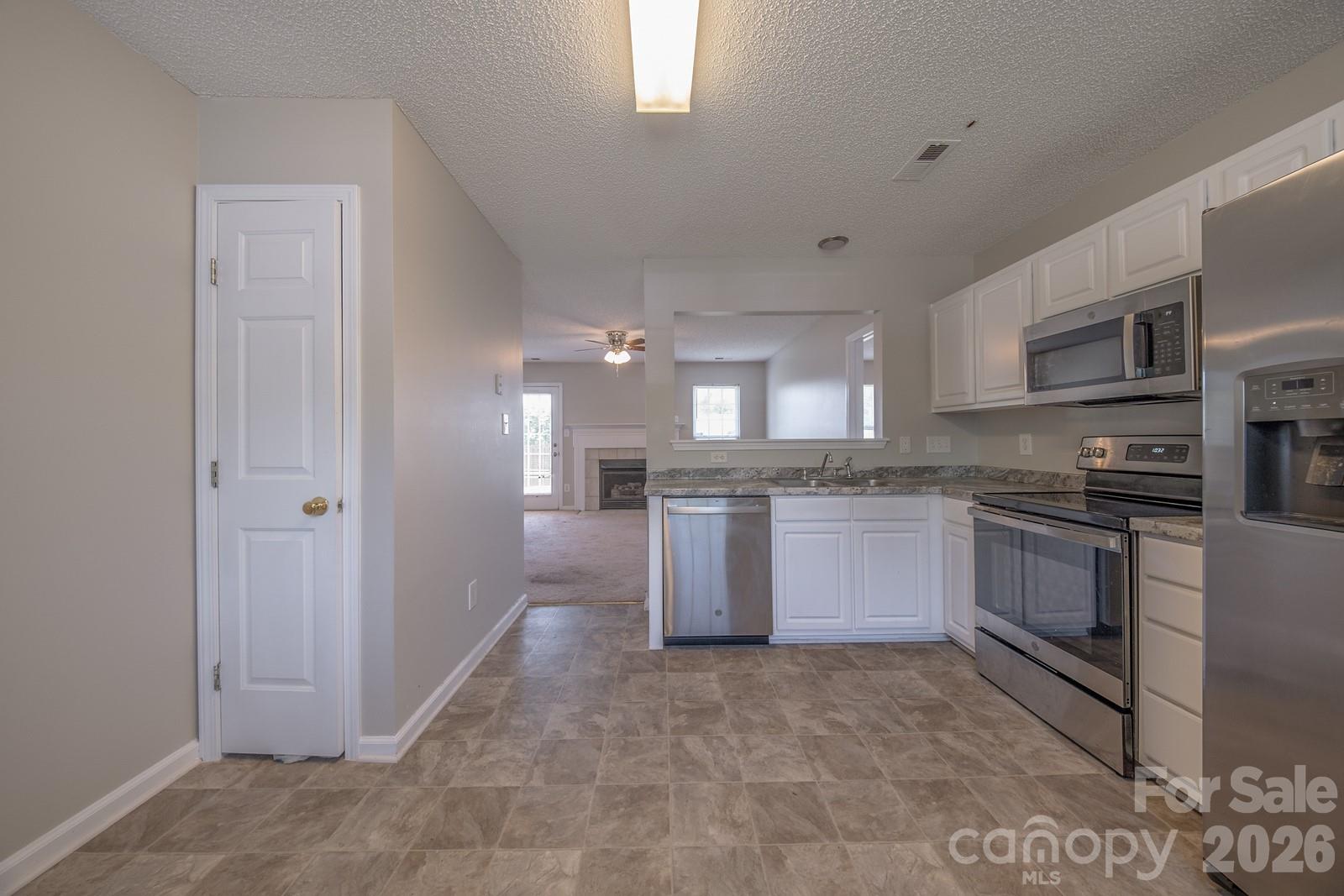 3003 Fairglen Road Charlotte, NC 28269 - Photo 6 of 17 Gallery Image 6