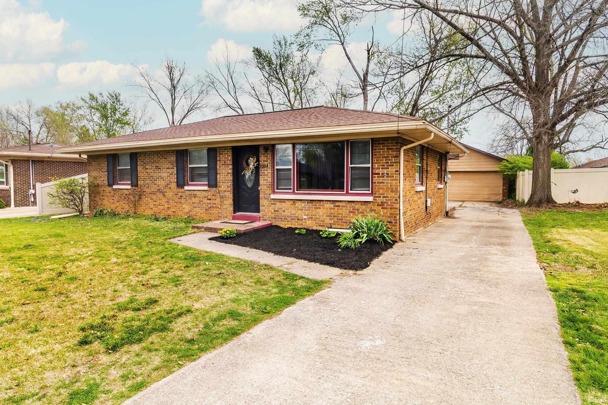 7351 Oak Hill Road Evansville, IN 47725 - Photo 1 of 18