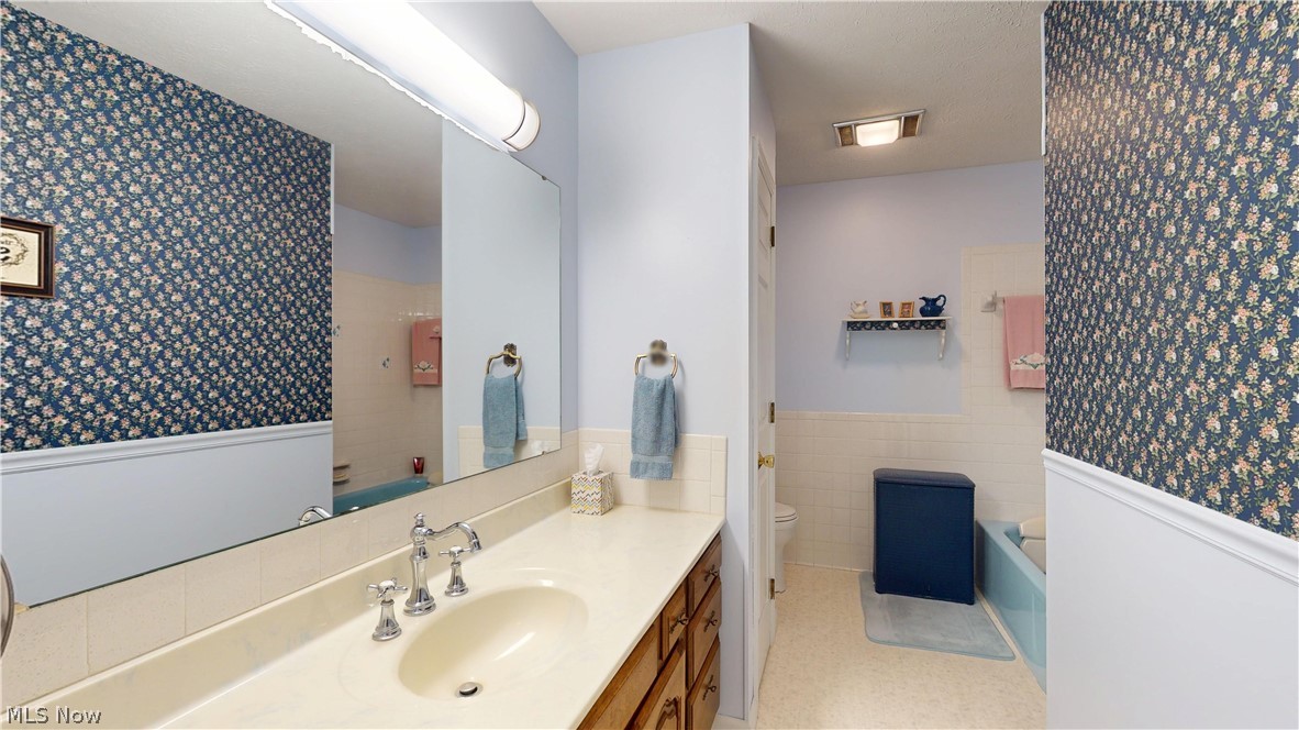 976 Braun Road Belpre, OH 45714 - Photo 28 of 48 MAIN FLOOR BATHROOM