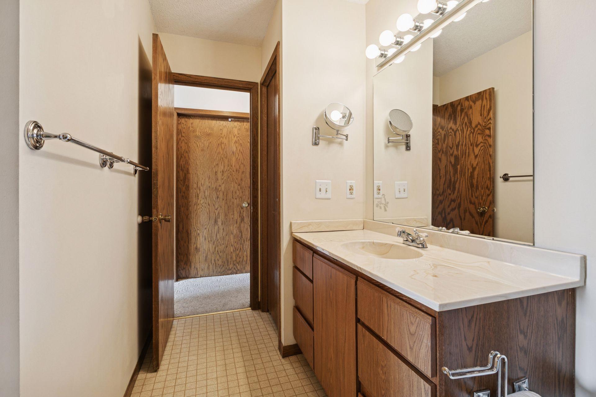 2406 County Rd D West, Unit 4 Roseville, MN 55112 - Photo 12 of 19
