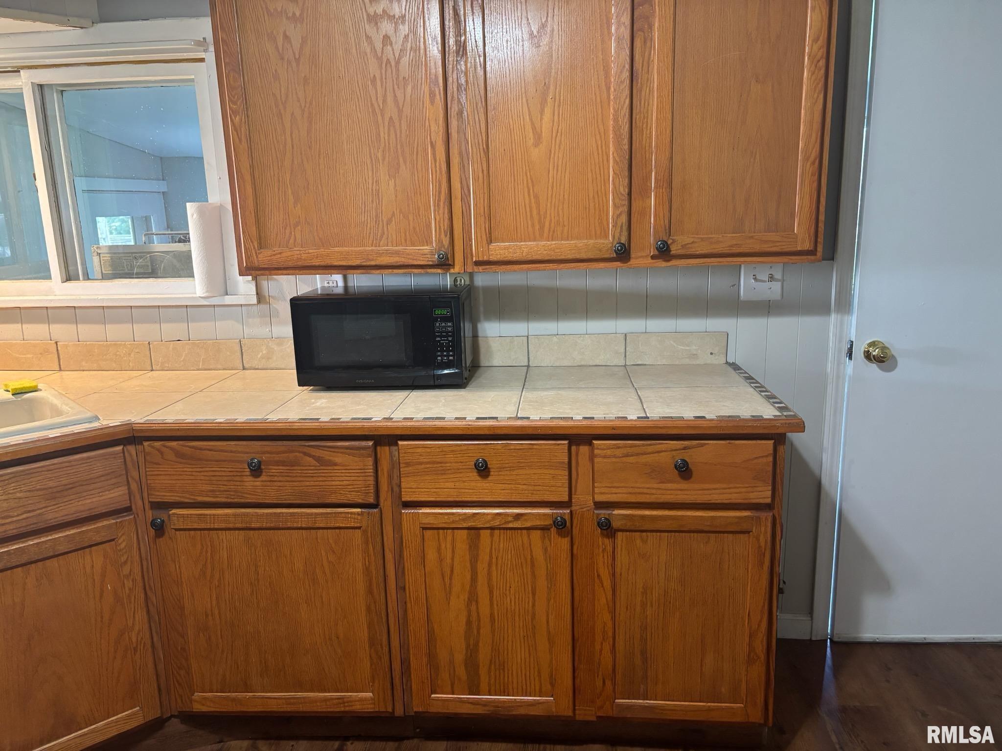 103 Rutledge Street Pawnee, IL 62558 - Photo 13 of 35 Gallery Image 13