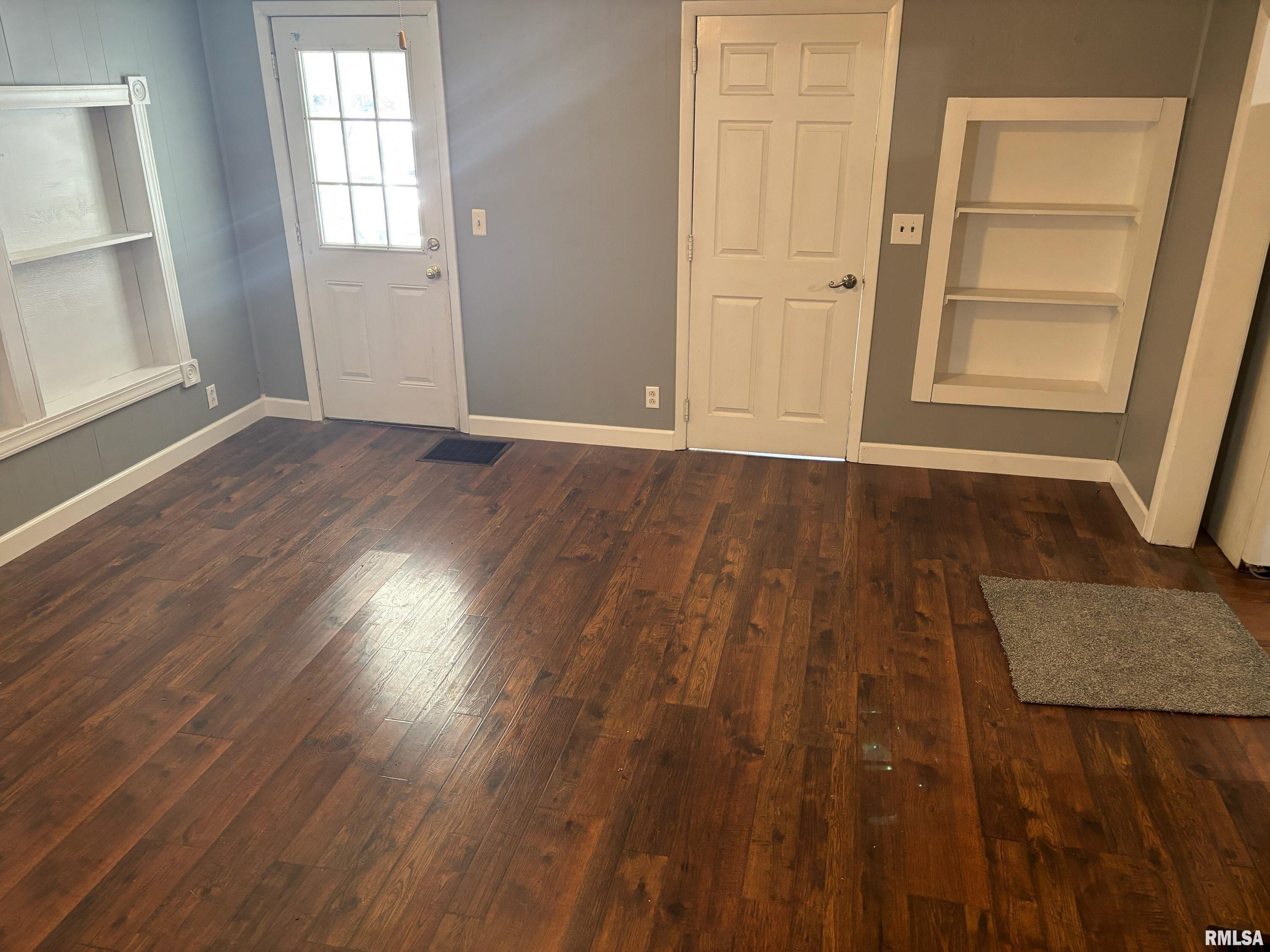 103 Rutledge Street Pawnee, IL 62558 - Photo 8 of 35 Gallery Image 8