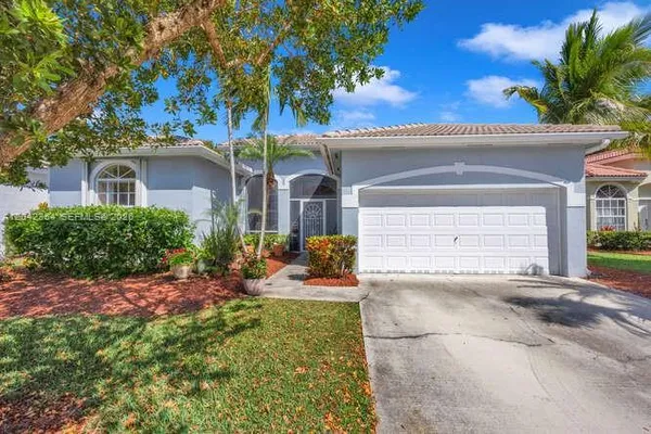 $3,400 | 2405 Southeast 5th Court, Homestead, FL 33033