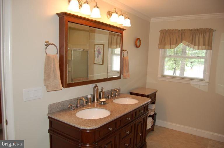 657 Bowling Green Road Front Royal, VA 22630 - Photo 18 of 30 Master Bath #2