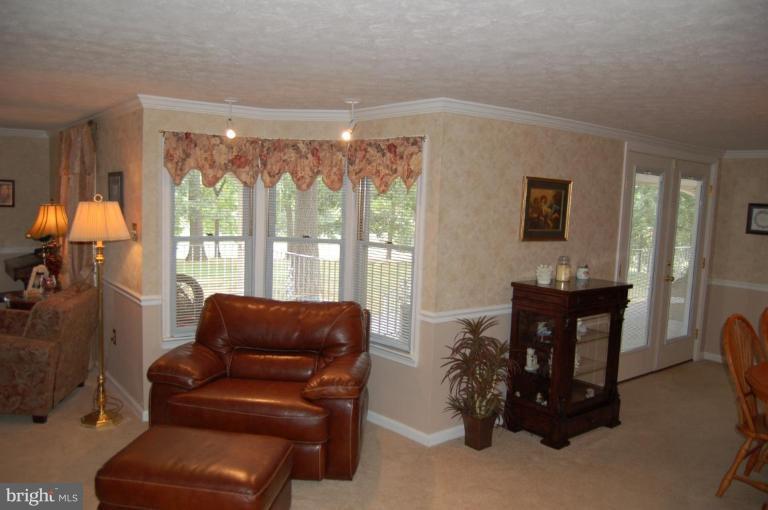 657 Bowling Green Road Front Royal, VA 22630 - Photo 9 of 30 Sitting Room