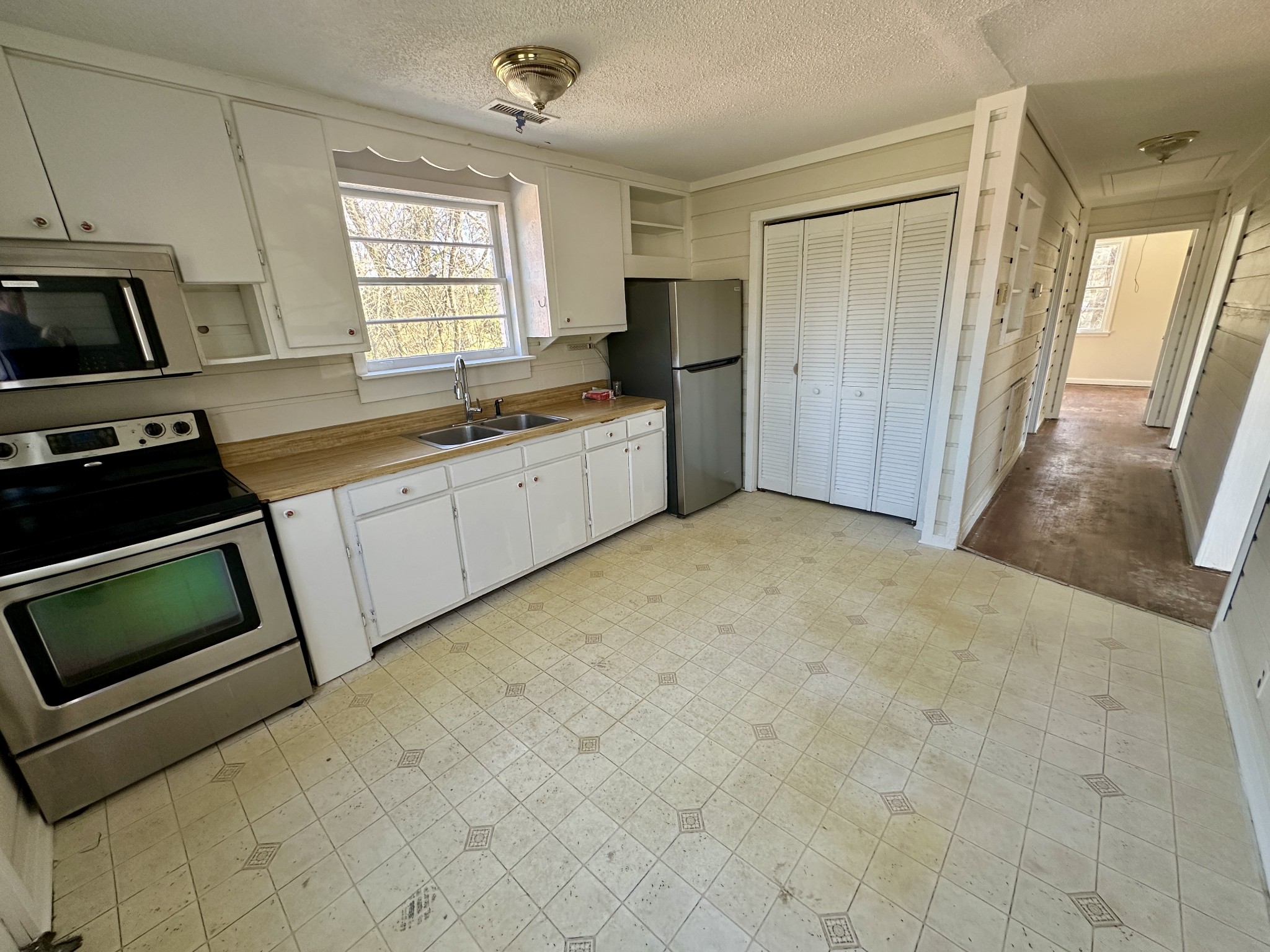 35 Whitsett Road Nashville, TN 37210 - Photo 8 of 25