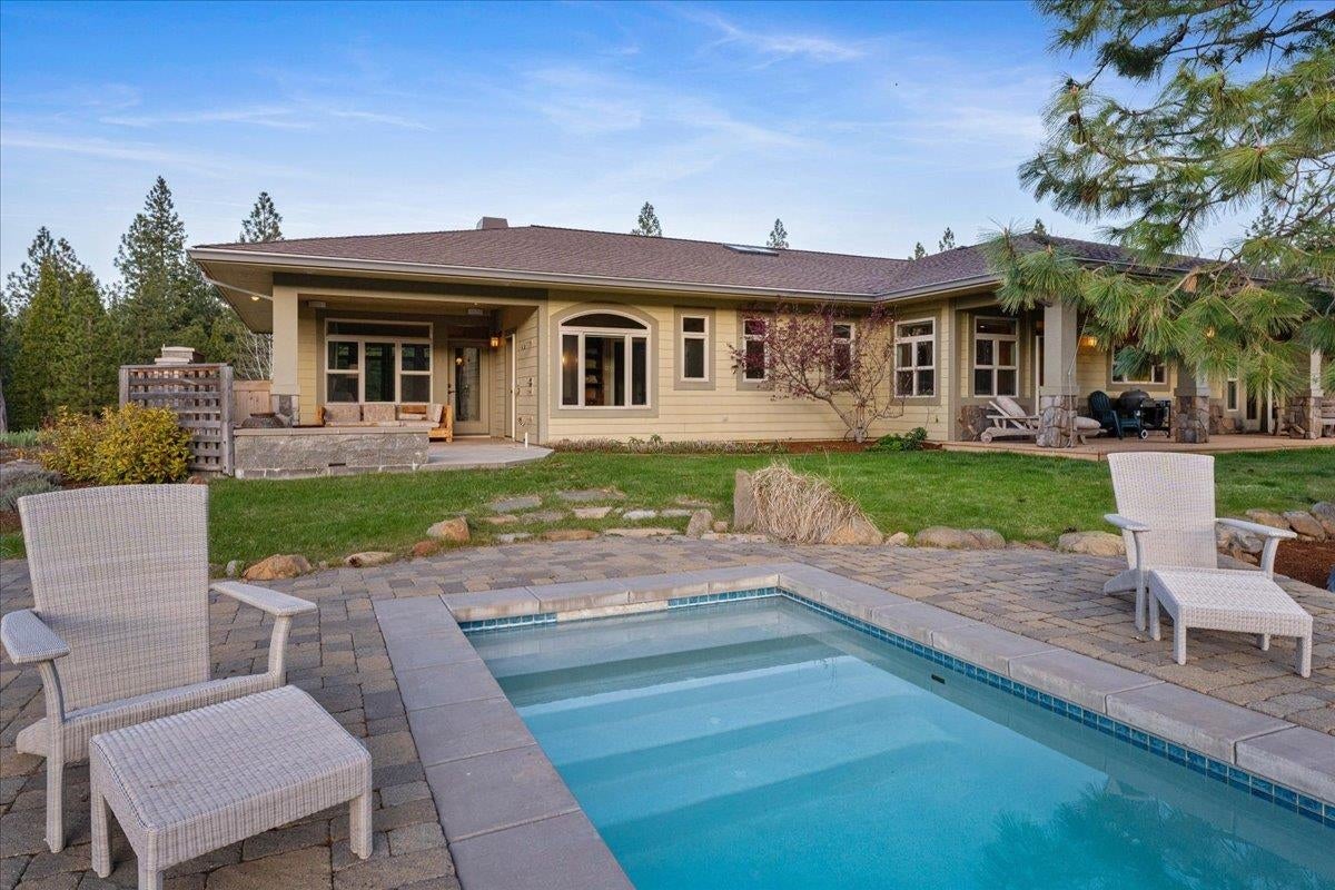 4215 Columbine Road Weed, CA 96094 - Photo 9 of 37 Gallery Image 9