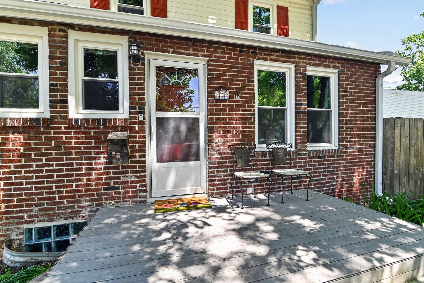 202 Oak Street Madison, WI 53704 - Photo 2 of 34