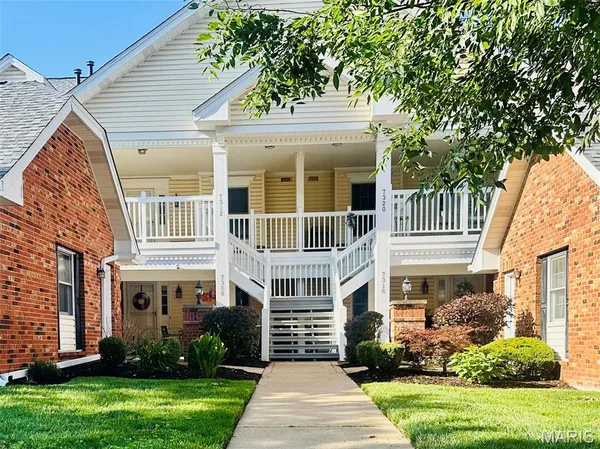 $285,000 | 7312 Woodlawn Colonial Lane, St. Louis, MO 63119