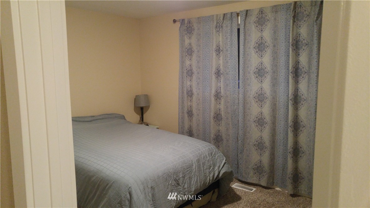 3741 Northeast 10th Street Renton, WA 98056 - Photo 15 of 19